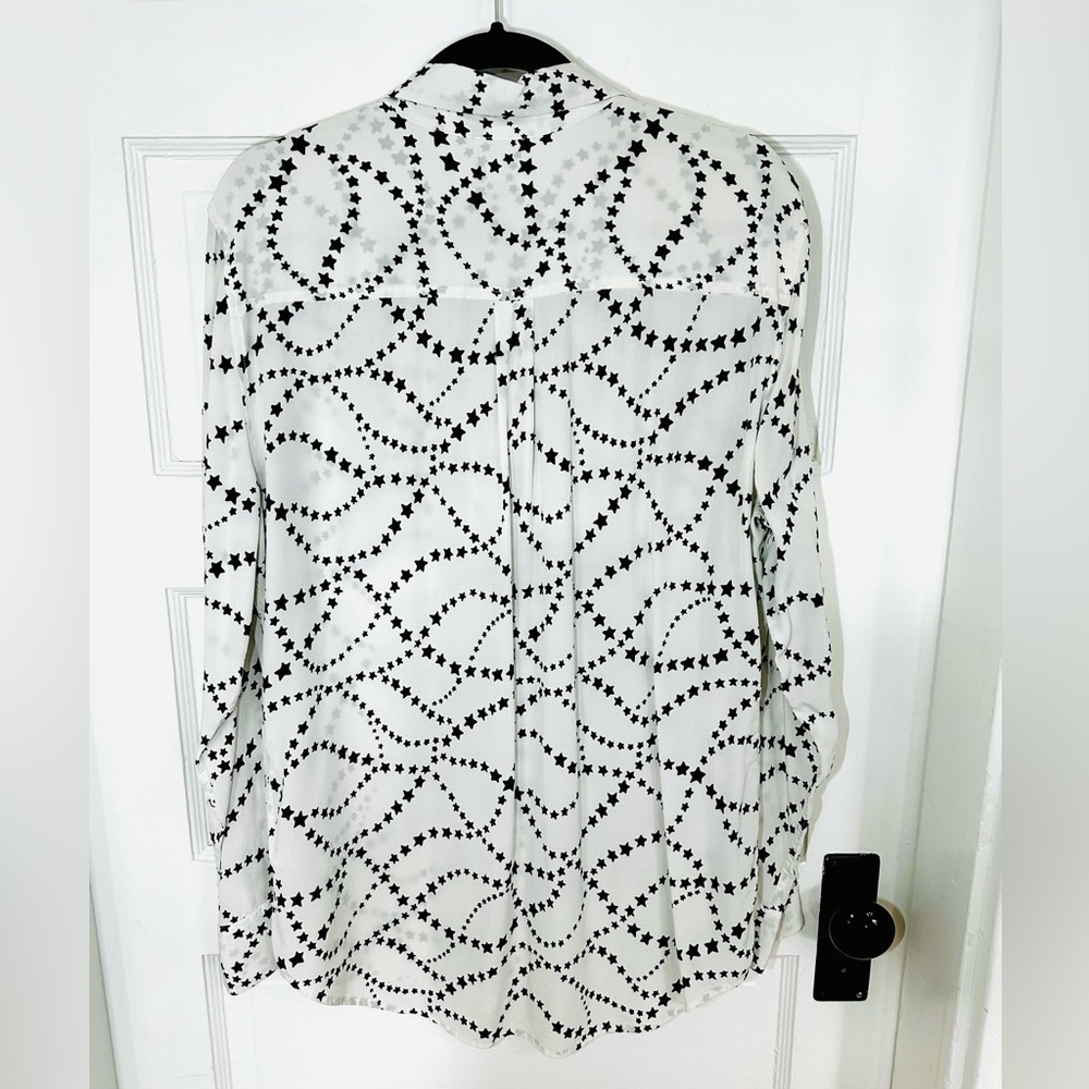 Equipment White Black Star Signature Silk Shirt, Size Large ($295 MSRP) - Picture 4 of 5